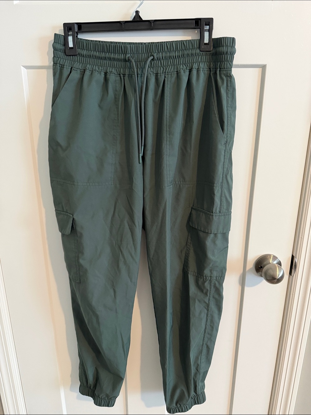 Old Navy Women's  Green Cargo Stretchtech Joggers with Drawstring - M